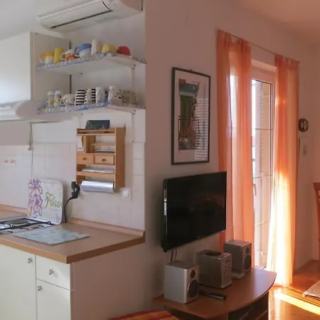 Lovely Apartment Kim Apartment Vantacici